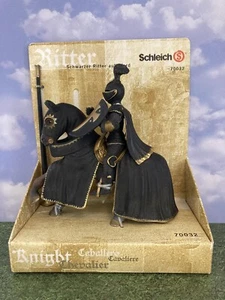 Schleich Ritter Knight Black & Gold Knight On Horseback 70032 - Picture 1 of 7