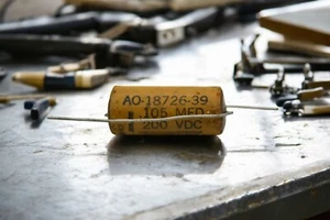 Vintage Fast Chicago Paper Capacitor AO-18726-39 | .105 MFD 200VDC | Rare - Bild 1 von 3