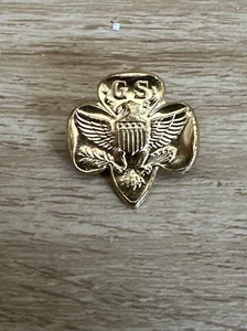 Vintage Gold Tone Girl Scout Badge Pin Lapel Eagle USA Scouts Trefoil Membership - Picture 1 of 2