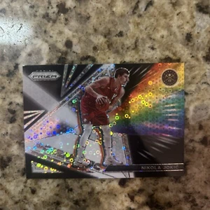 2021-22 Panini Prizm Prizmatic Nikola Jokic Fast Break Prizm #28 Nuggets - Imagen 1 de 2