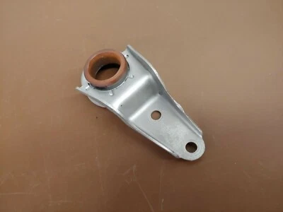 MUY BONITO SOPORTE DE VARILLA DE CAMBIO ORIGINAL USADO ORIGINAL PORSCHE 914 CON CASQUILLO Foto 1 de 3