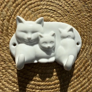 VTG 80s Avon Ceramic Whimsical Kittens Cats Tails Wall Hooks Keys Jewelry MCM - Picture 1 of 7