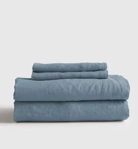 NWOT QUINCE EUROPEAN LINEN KING 4 PIECE SHEET SET DUSTY BLUE SHEETS 100% FLAX - Picture 1 of 17
