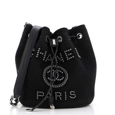 Bolso Bucket Chanel Deauville Pequeño con Cordón Adornado con Perlas de Lona Foto 1 de 4