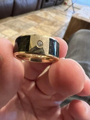 Alianza de boda unisex 14K con incrustación de fibra de carbono diamante talla 7,5 6,1 g Foto 1 de 4