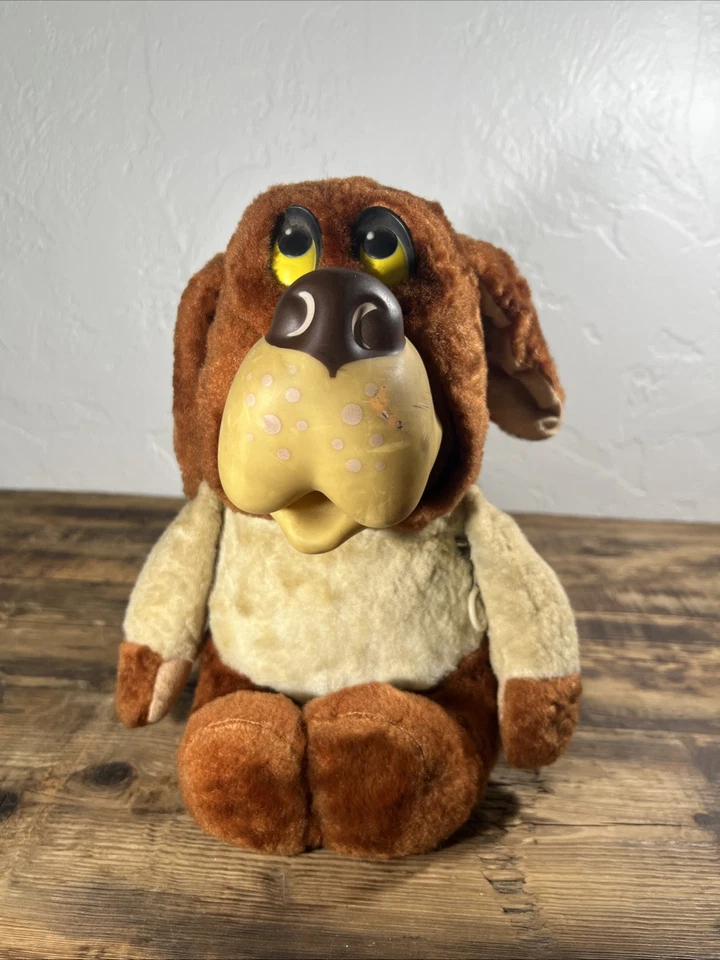 Cuerda de tracción de colección Mattel Bernie St. Bernard cara de goma perro hablando (1965) Foto 1 de 4