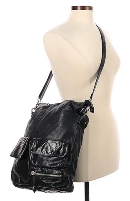 Bandolera Hobo International de cuero negro con correa para el hombro Foto 1 de 4