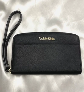 Calvin Klein Wristlet Credit Card Checkbook Single Zipper Saffiano Leather Blk - Picture 1 of 12
