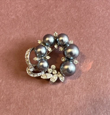 Faux Pearl Pin With Cubic Zirconia Accents App 1" Diameter - Image 1 of 4