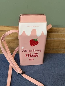 LECHE DE FRESA Cartón Cartera Bolso Bandolera Hombro Rosa Correa Blanco Pastel - Imagen 1 de 15