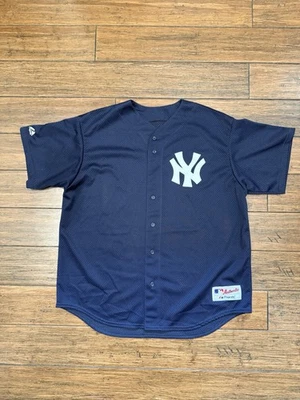 Majestuosa camiseta de práctica vintage de los New York Yankees, en blanco Foto 1 de 4