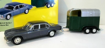 Vanguards 1/43 VA08602 Jaguar XJ6 4.2 S1 + Towing Horse Box - Image 1 of 3