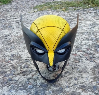 Painted Wolverine Movie Version with textures Cowl 22 inch for Cosplay - Image 1 of 4