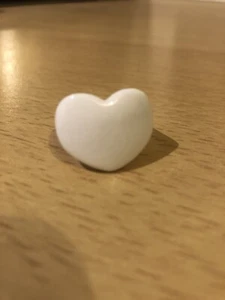 White Heart Shape Chunky Wide Plastic Ring - NEW!! Retro 80's - Picture 1 of 2