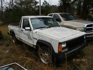 1988 JEEP COMANCHE  SPORT TRUCK  4.0 ENGINE  PARTS  OR RESTORE - Picture 1 of 12