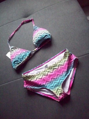 Mehrfabiger Mädchen Bikini von Y.F.K gr.158/164  - Bild 1 von 3