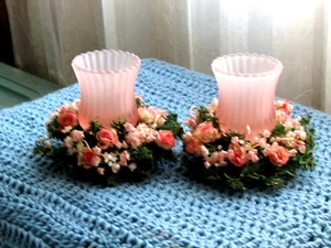 rose votive glass w/ring of mini pink roses & pine, green metal base (offce-1) - Picture 1 of 7