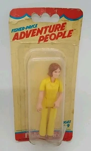 Fisher Price Adventure People 3,5" Damen mit gelbem Overall 1977 neu & versiegelt - Bild 1 von 6