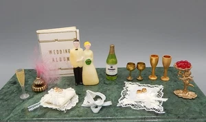 Vintage Wedding Accessories Cake Topper Rings Dollhouse Miniature 1:12 - Imagen 1 de 11
