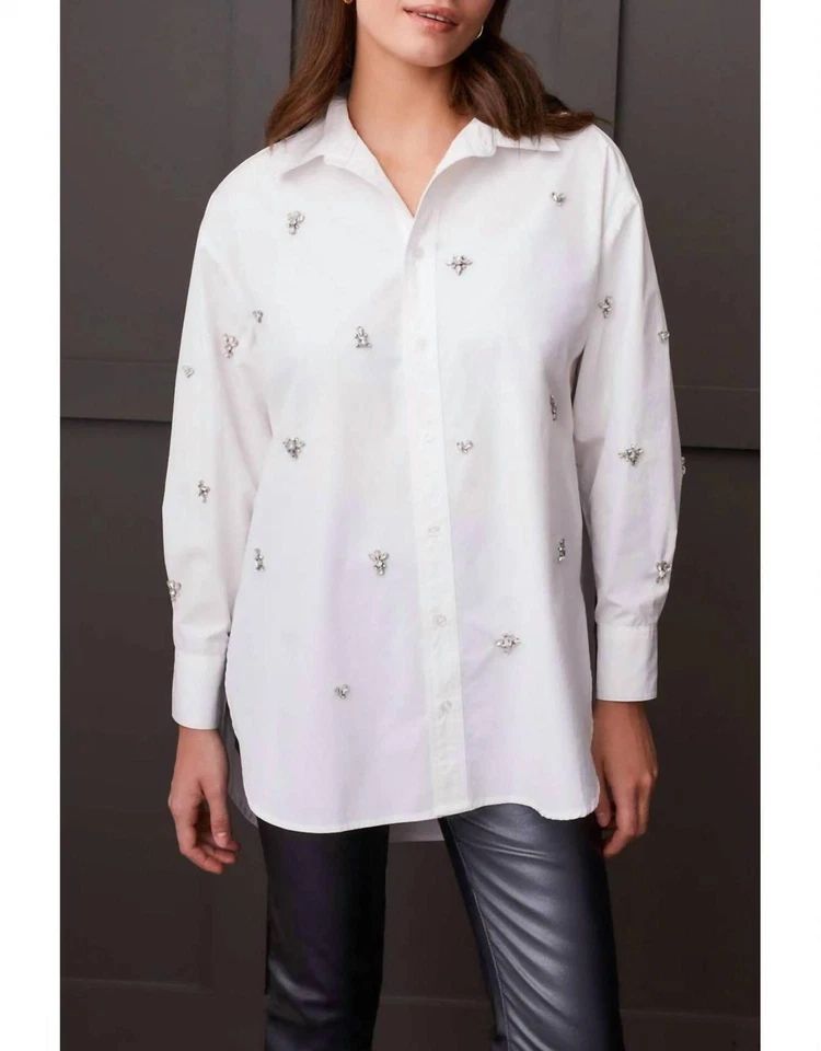 Camisa branca tribal enfeitada caimento solto com botões - Imagem 1 de 1