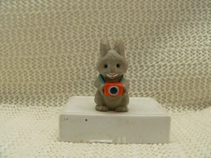 HALLMARK EVERYDAY MERRY MINIATURE 1990 BUNNY with CAMERA-----DATED, wl - Picture 1 of 2