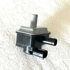Vapor Canister Purge Valve Solenoid for Toyota Highlander 3.5L RAV4 LEXUS NX300H - Picture 1 of 6