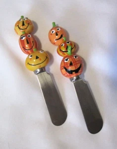 ESPARCIDORES DE CALABAZA HALLOWEEN apilados queso acero inoxidable mantequilla otoño 2 ADORABLES EN EXCELENTE ESTADO - Imagen 1 de 6