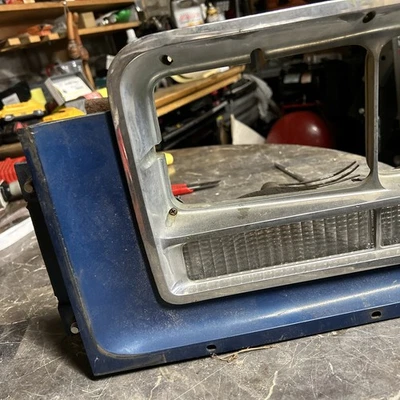 Buick LeSabre 1976 faro bisel llanta original GM izquierda con carcasa Foto 1 de 4