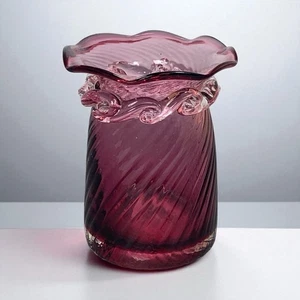 Vintage Pilgrim Cranberry Glass Swirl Hand Blown Glass Vase 3 1/4" - Picture 1 of 11