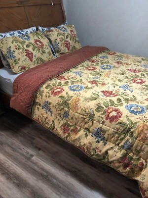 Juego de edredón floral Waverly VNT 2 fundas estándar multicolor 90x90 amarillo rojo Foto 1 de 4