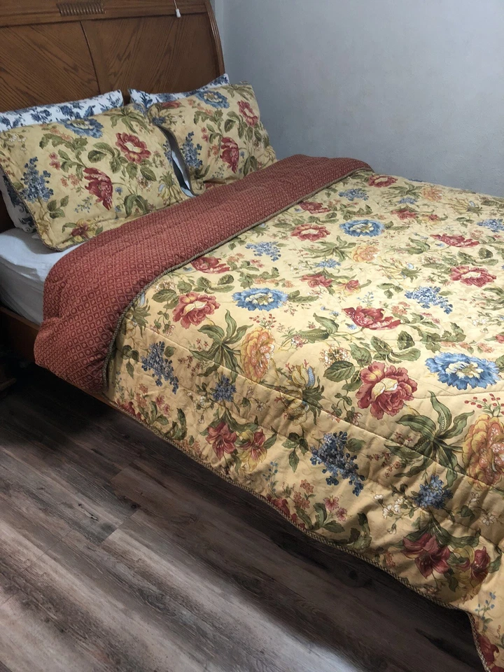 Juego de edredón floral Waverly VNT 2 fundas estándar multicolor 90x90 amarillo rojo Foto 1 de 4