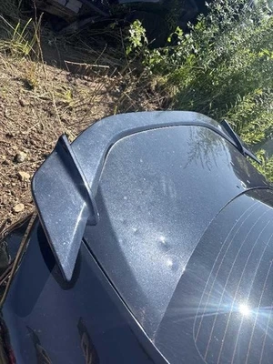 (SOLO RECOGIDA LOCAL) Maletero/Portón trasero Mercado de EE. UU. Cámara trasera con alerón se adapta Foto 1 de 4