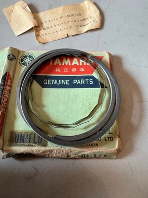ANILLOS ESTÁNDAR YAMAHA 1970 - 1972 R5 / R5B / R5C OEM NOS 278-11610-01-00 Foto 1 de 2