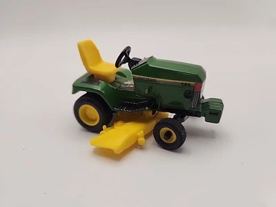 John Deere Lawn Tractor - 1/64 scale - Ertl  - Image 1 of 4