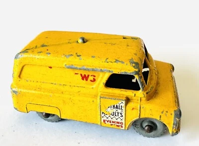MATCHBOX MOKO LESNEY 1957 # 42 EVENING NEWS VAN - YELLOW - GREY WHEELS - Image 1 of 4