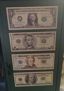 2007 Issue US $100 $20 $5 $1 Dollar Bill Large Plastic Fridge Magnets Currency - Picture 1 of 4