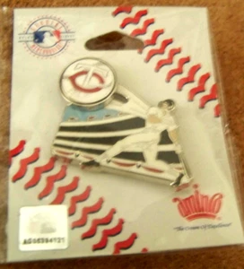 2007 Minnesota Twins pin moving sliding baseball MLB - Picture 1 of 6