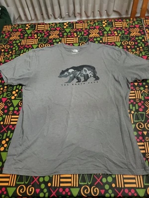 Camiseta gris North Face para hombre talla XL manga corta cuello redondo ligera excelente estado  Foto 1 de 4