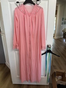 Vintage Shadowline Morgenmantel mit Knopfleiste Medium Rosa Nylon Bestickt Spitze - Bild 1 von 8