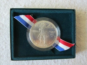 1992 COLUMBUS QUINCENTENARY UNCIRCULATED SILVER DOLLAR W/BOX & COA - Picture 1 of 6