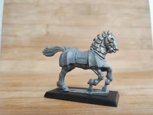 Warhammer Armoured Chaos Horse Metal Head B Games Workshop model Parts - Picture 1 of 9