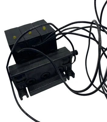 CONJUNTO DE 3 ISONIC V1B04-FY VÁLVULA SOLENÓIDE 3 VIAS NC 120V 60Hz MEAD 5/32" OD TUBE 🎯 - Imagem 1 de 4