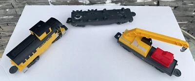 Caterpillar CAT Construction Exprress Lot Flat Car Loader Caboose & Car Crane - Image 1 of 4