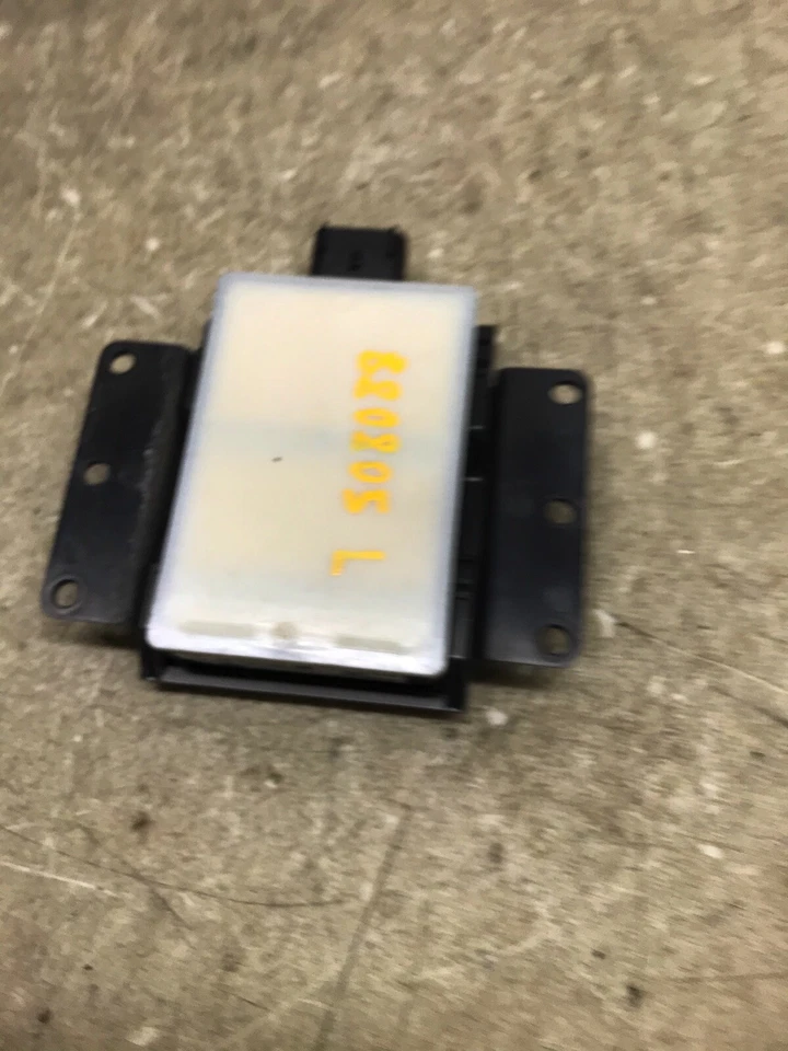 Módulo de punto ciego 14 15 16 17 Volvo XC60 31329893 Foto 1 de 1