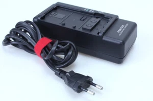 Pentax PV-A511E  Chargeur d'origine pour caméscop  (Réf#A-258) - Photo 1 sur 3
