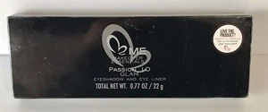 NIP - Me Makeover Essentials Passion 10 Glam Eyeshadow Makeup Palette & Eyeliner - Picture 1 of 4