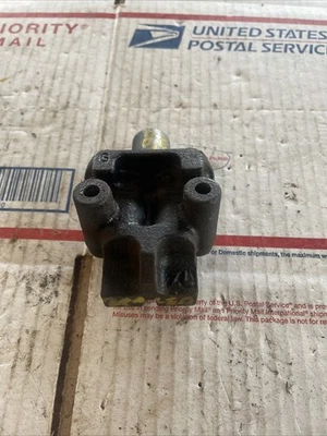 88 Mercury Tracer Brake Proportioning Valve — 第 1/4 张图片