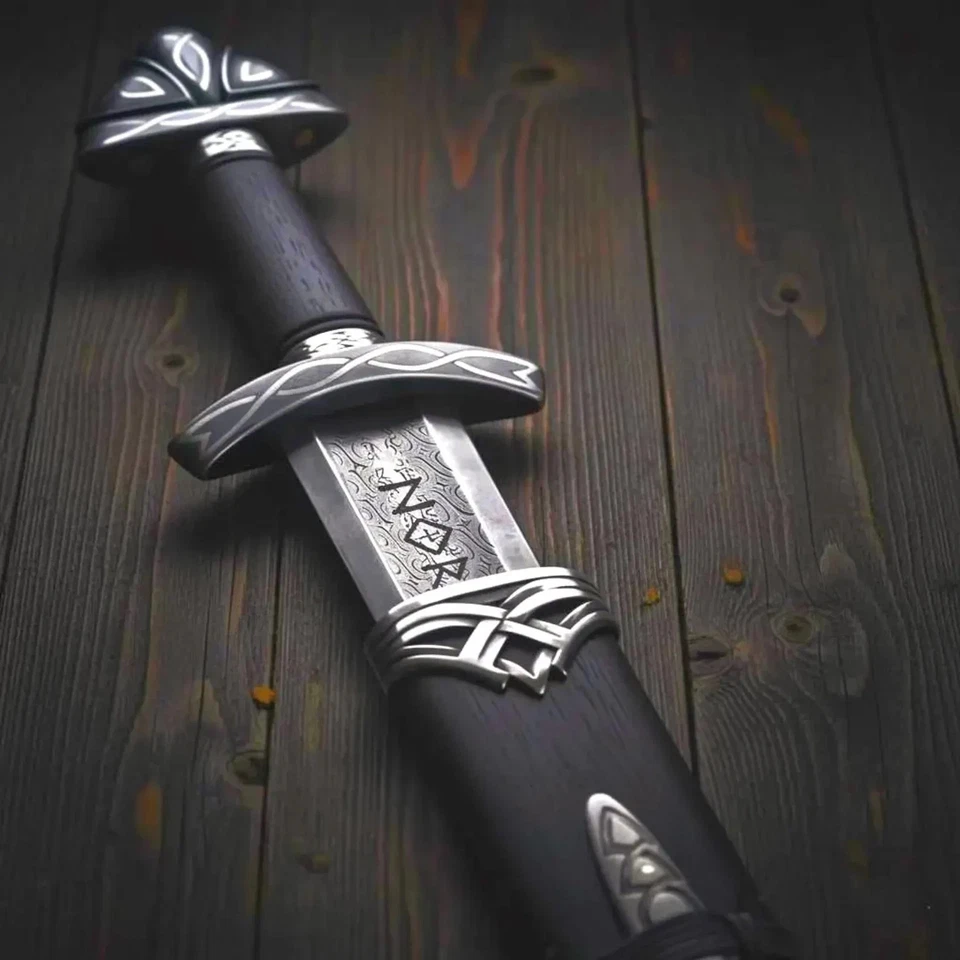 Espada vikinga de acero Damasco forjada a mano, espada Northmen hecha a mano con vaina Foto 1 de 4