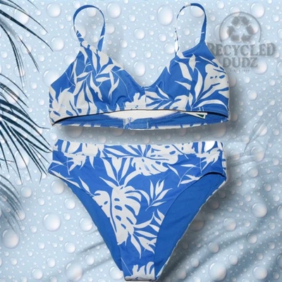 Conjunto de biquíni novo com etiquetas ROXY = grande / parte inferior = XL azul branco havaiano feminino boho - Imagem 1 de 4