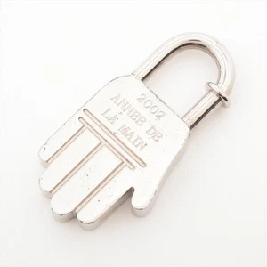 Hermès Cadena lock hand 2002 Charm metal Silver ANNEE DE LA MAIN - Imagen 1 de 3